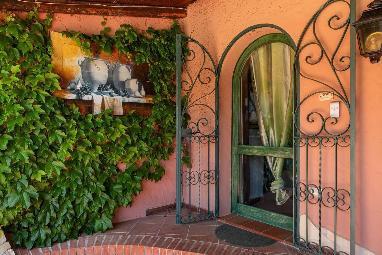 Guest House Villa Verde - Short Term Room Rentals Торре-делле-Стелле Экстерьер фото